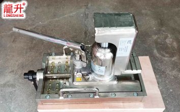 龍升無塵室帶滑臺爪式千斤頂實物圖一 龍升無塵室帶滑臺爪式千斤頂實物圖一