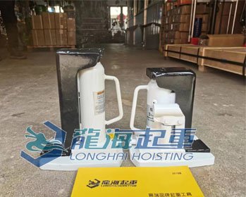 爪式千斤頂實(shí)物圖二 爪式千斤頂實(shí)物圖二